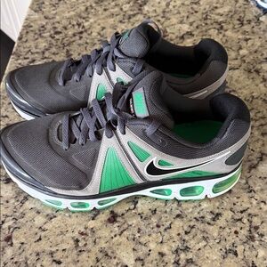 Nike Air Max Tailwind 4 US Men’s 11Black and Green Sneakers. BNWOB